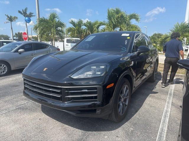 Used 2024 Porsche Cayenne S AWD/4WD image 4