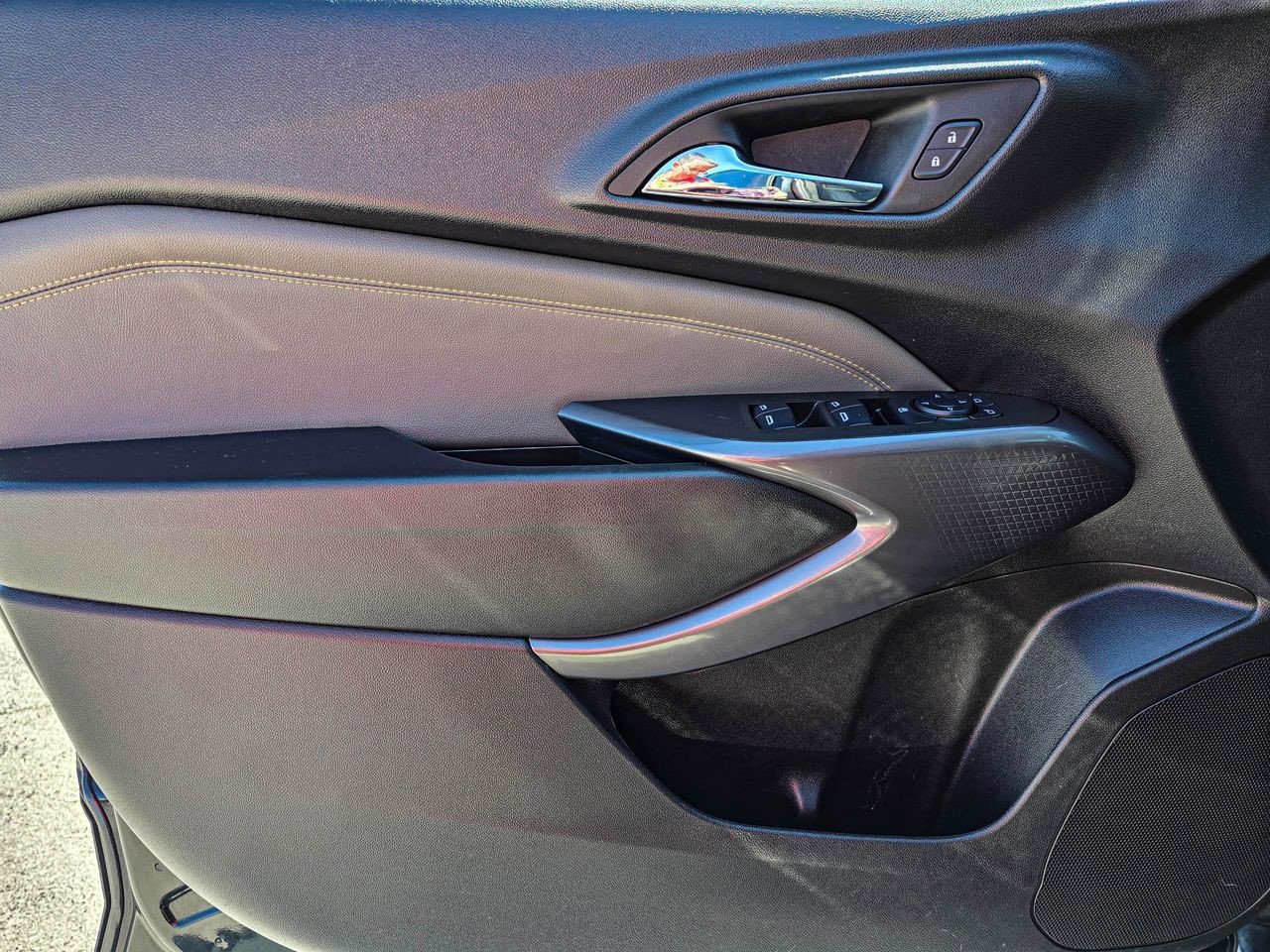 Certified 2025 Chevrolet Trax ACTIV w/ Sunroof Package image 13