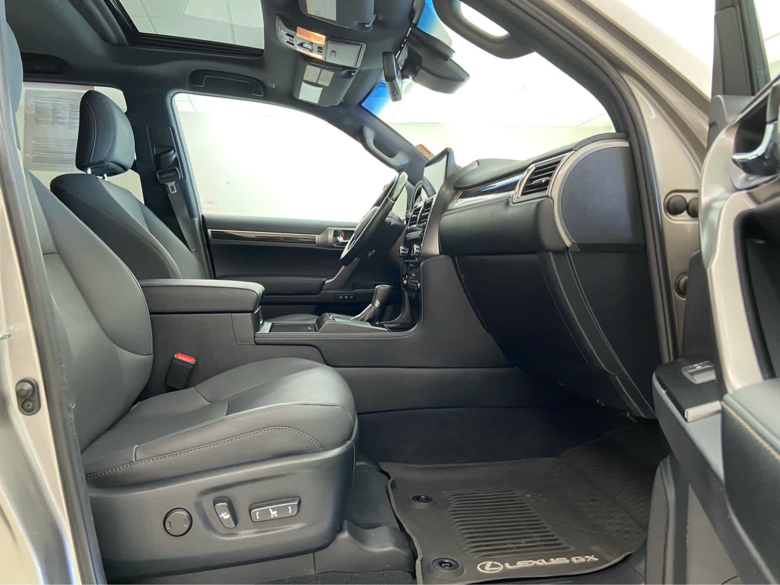 Used 2023 Lexus GX 460 Premium image 16