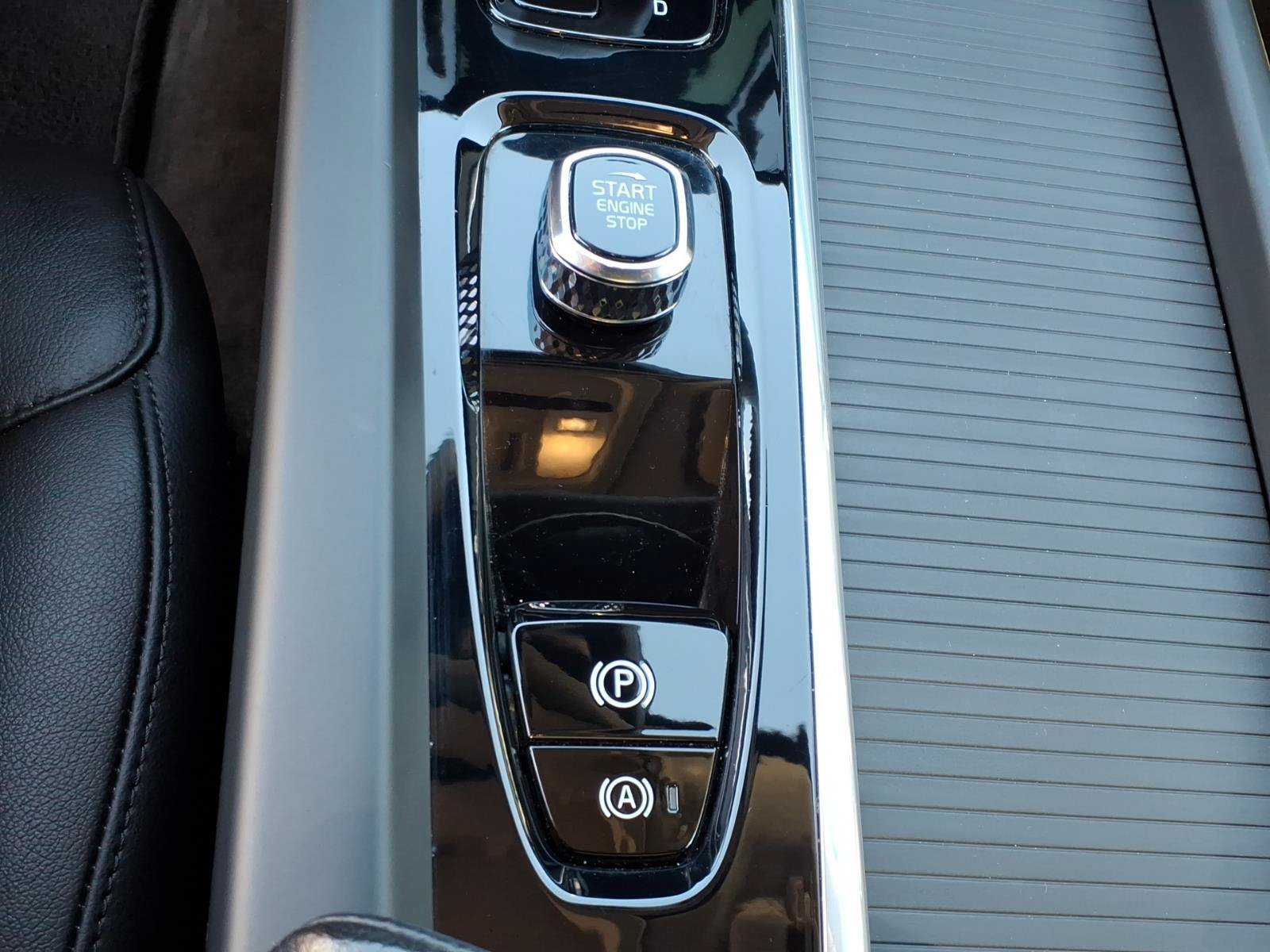 Certified 2023 Volvo XC60 B5 Core w/ Climate Package AWD/4WD image 27