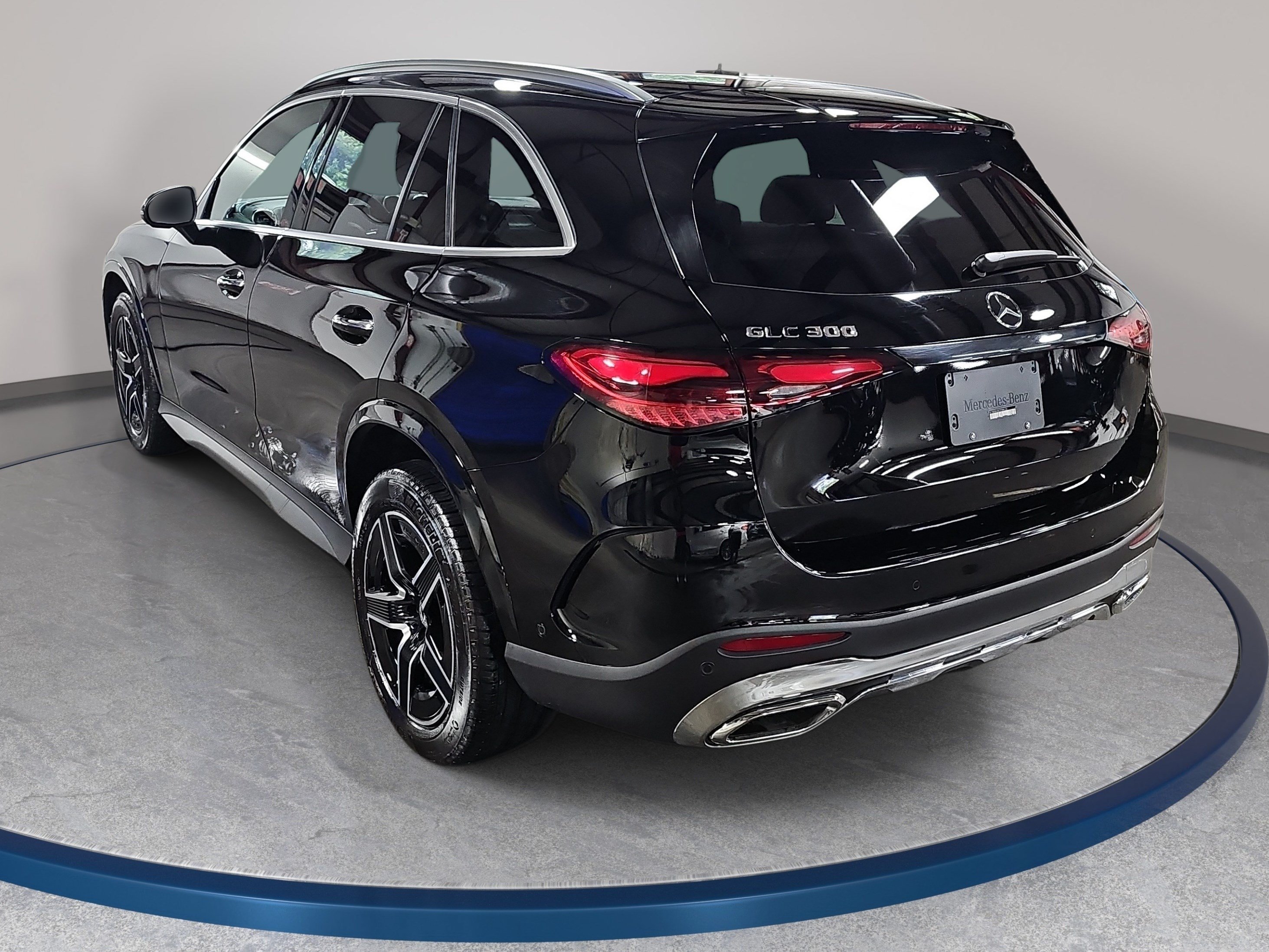Used 2026 Mercedes-Benz GLC 300 image 8