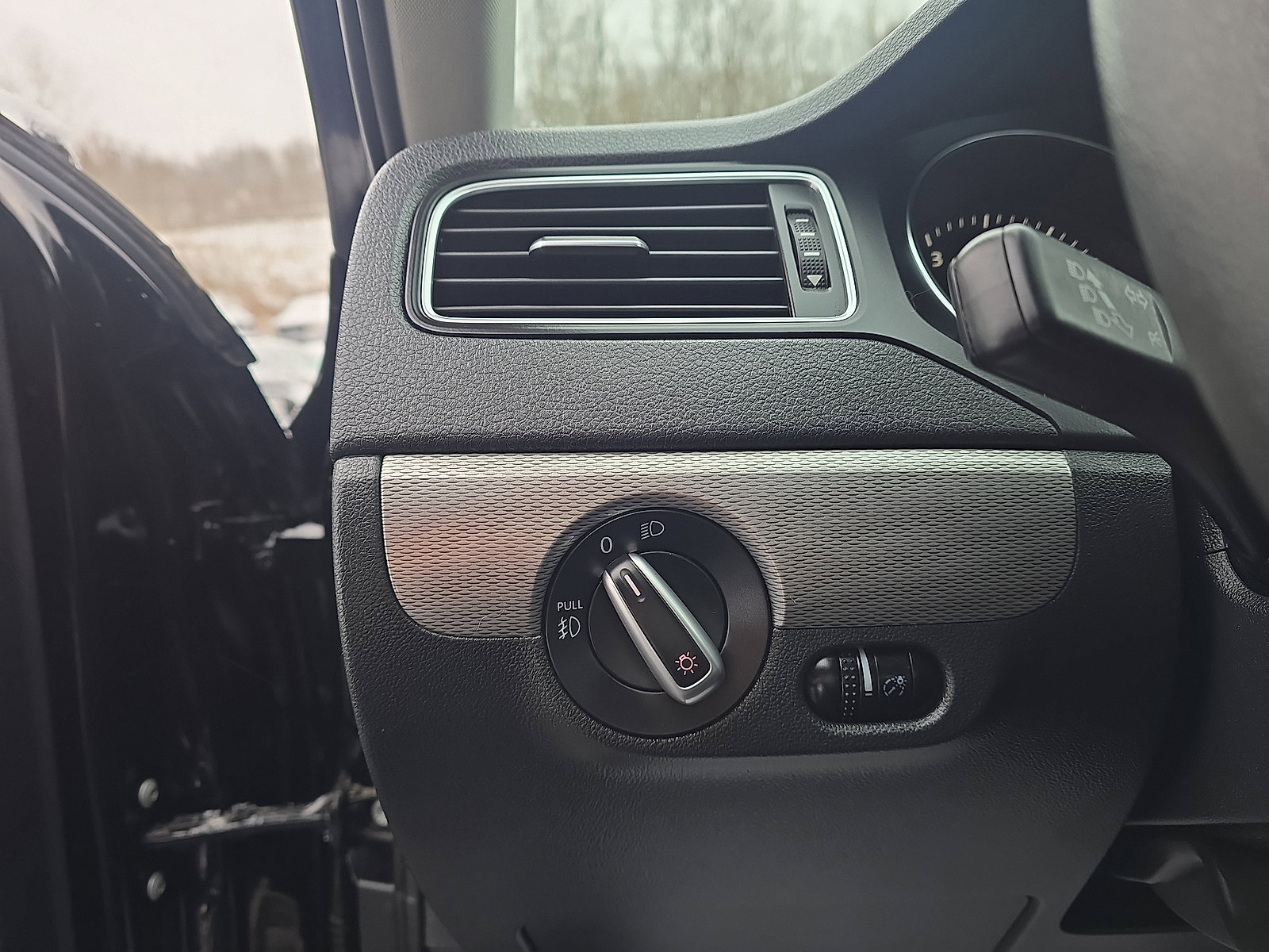 Used 2018 Volkswagen Jetta Wolfsburg Edition image 14