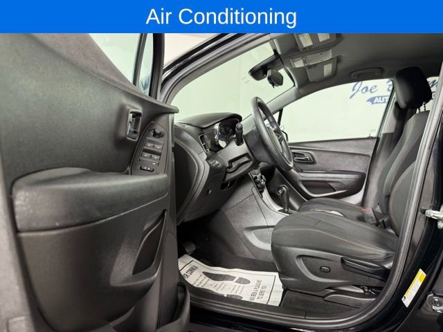 Used 2019 Chevrolet Trax LS image 10