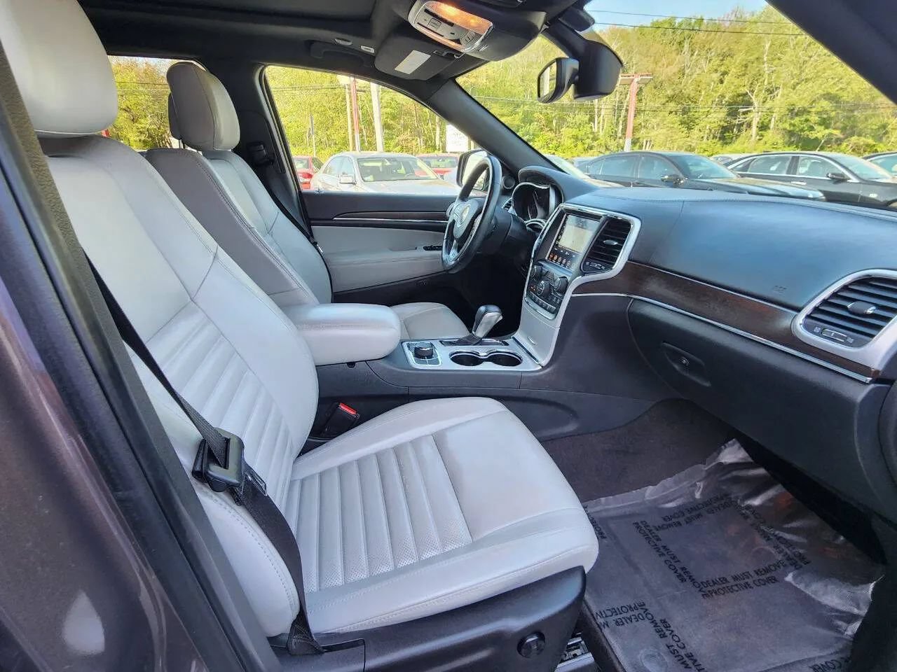 Used 2018 Jeep Grand Cherokee Limited AWD/4WD image 15