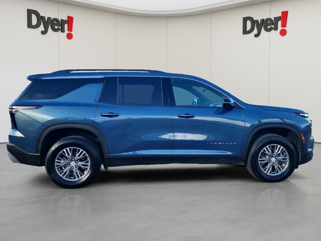 Used 2026 Chevrolet Traverse LT w/ Driver Confidence Package FWD image 6