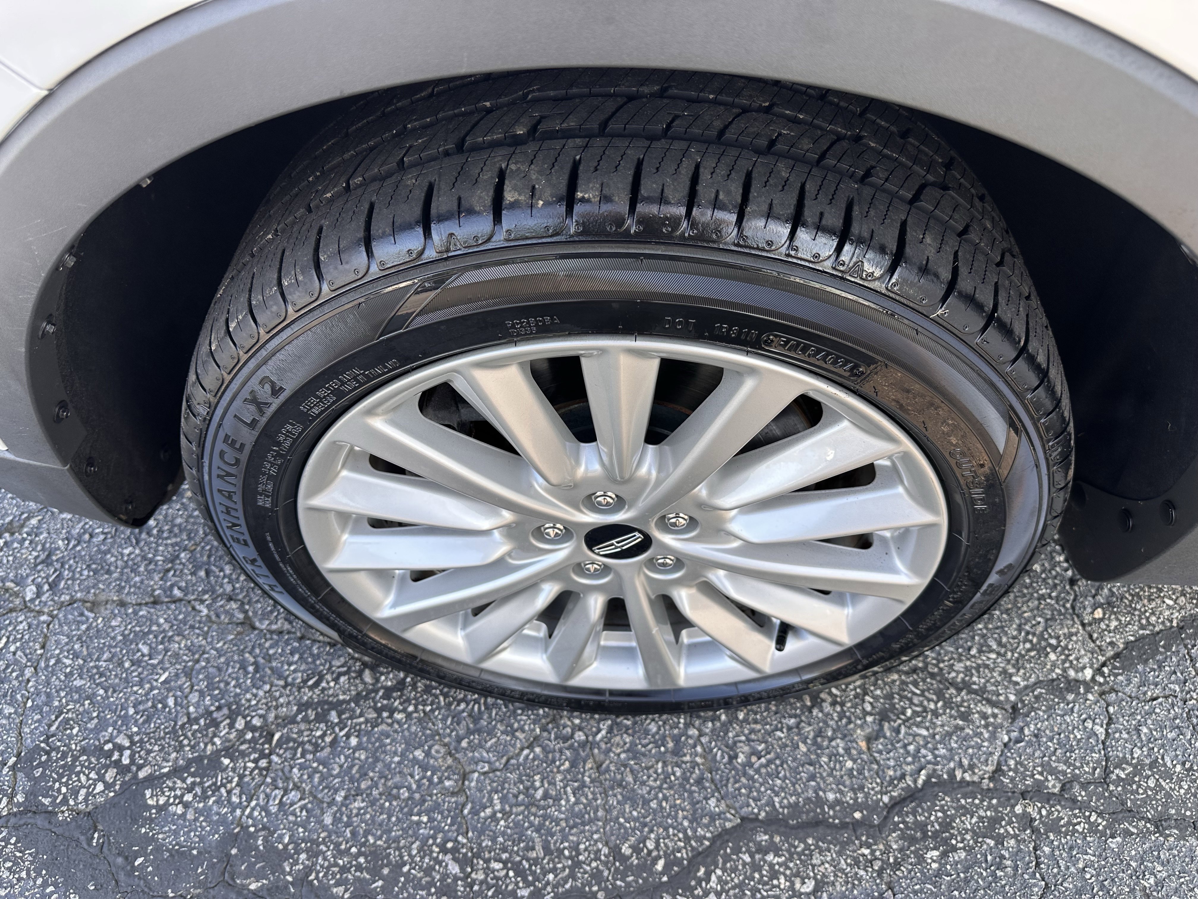 Used 2019 Lincoln MKC Premiere AWD/4WD image 27