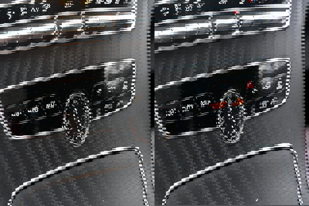 Used 2021 Mercedes-Benz C 300 Sedan image 25