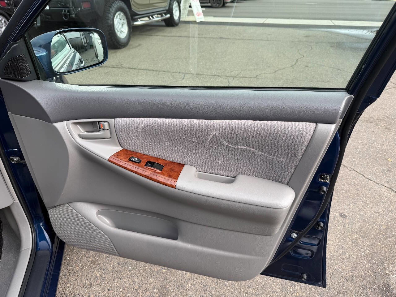 Used 2005 Toyota Corolla LE image 21