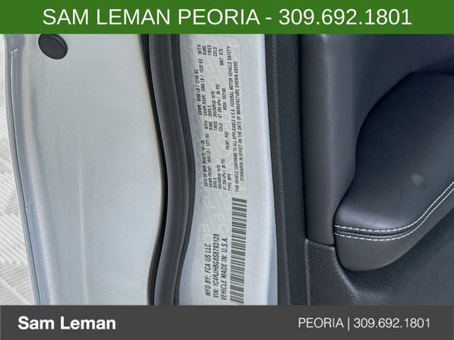 New 2025 Jeep Grand Cherokee Limited image 32