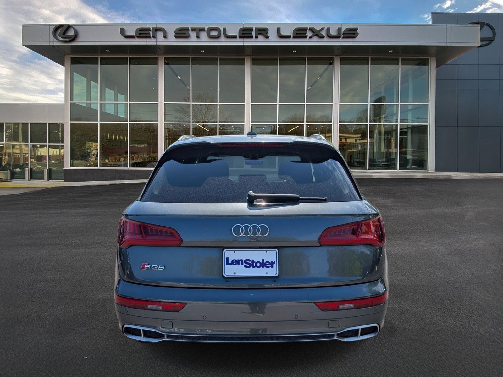 Used 2020 Audi SQ5 Premium Plus w/ Premium Plus Package AWD/4WD image 4
