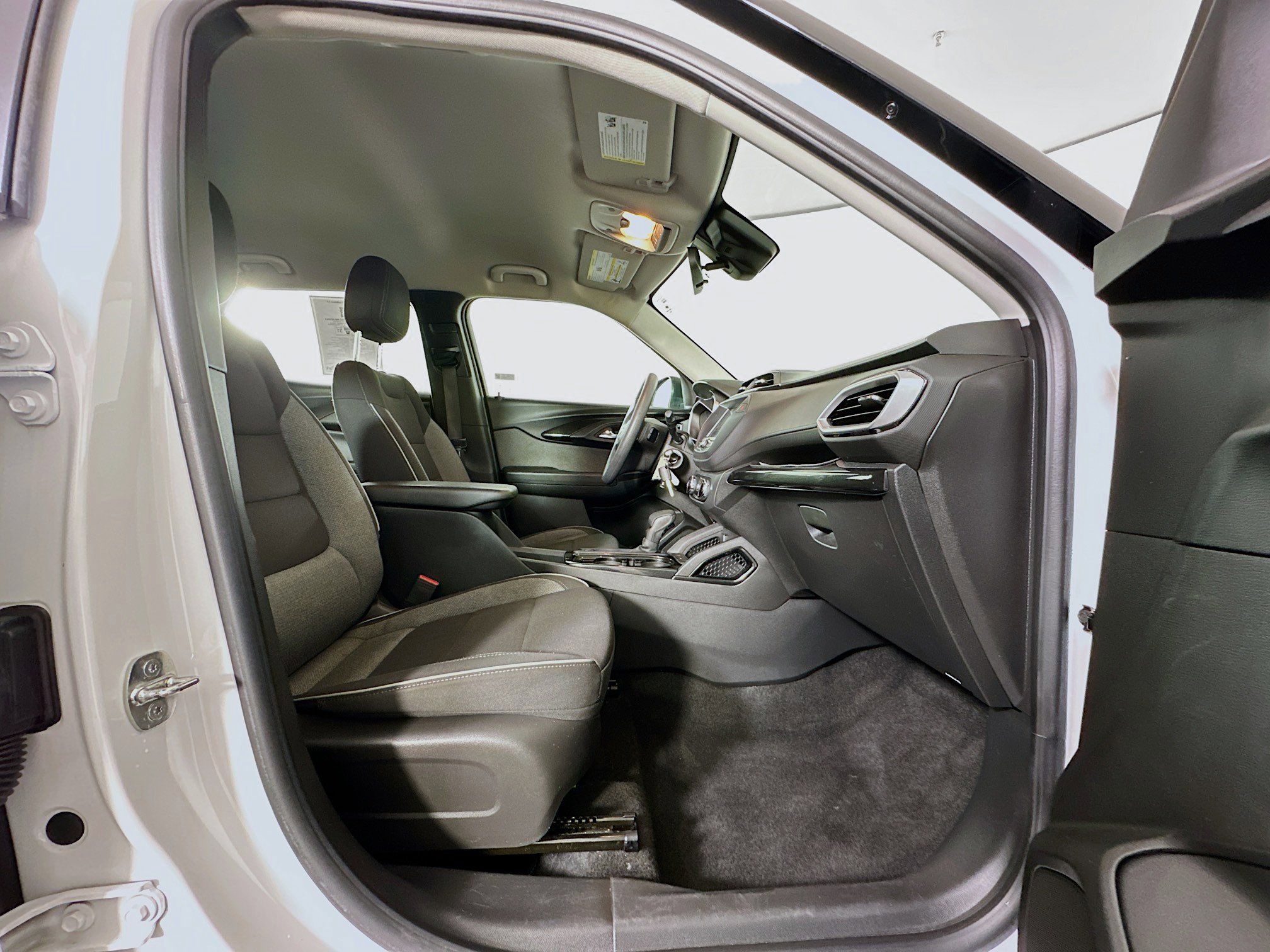 Used 2023 Chevrolet TrailBlazer LS FWD image 30