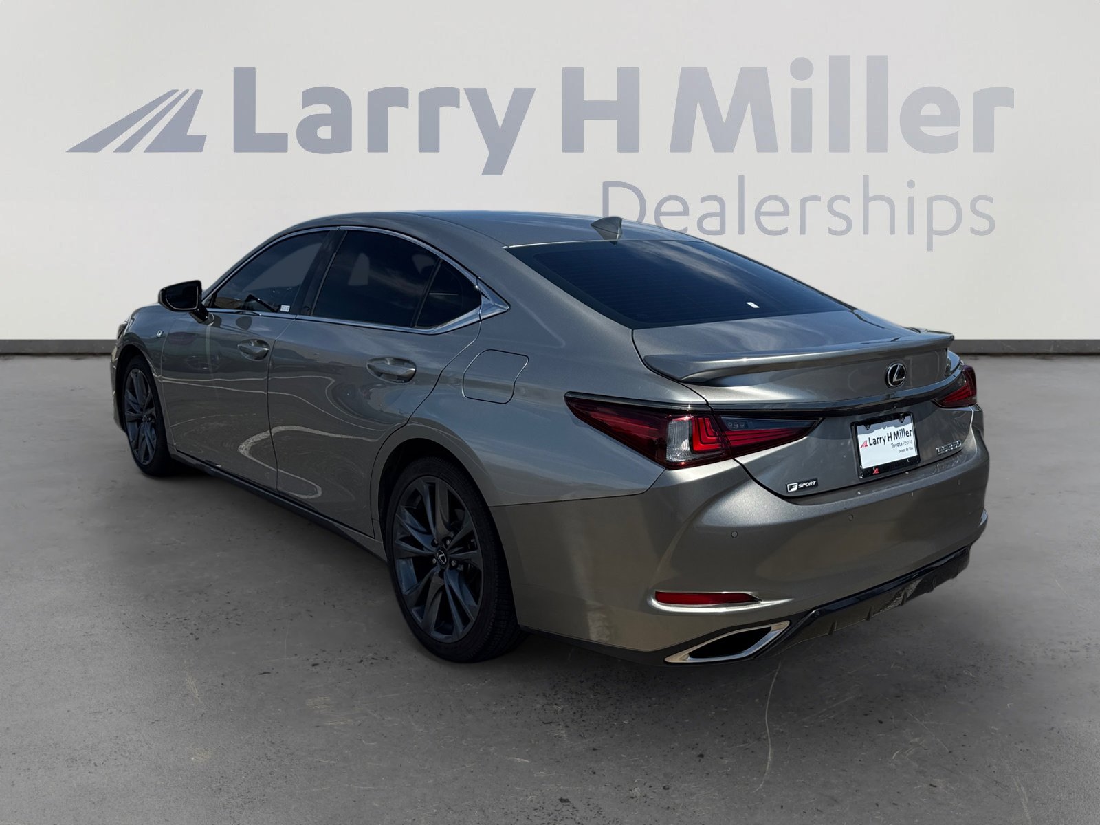 Used 2021 Lexus ES 350 F Sport w/ Accessory Package 2 FWD image 3