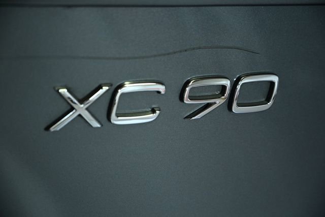 Used 2018 Volvo XC90 T6 Momentum w/ Momentum Plus Package image 11