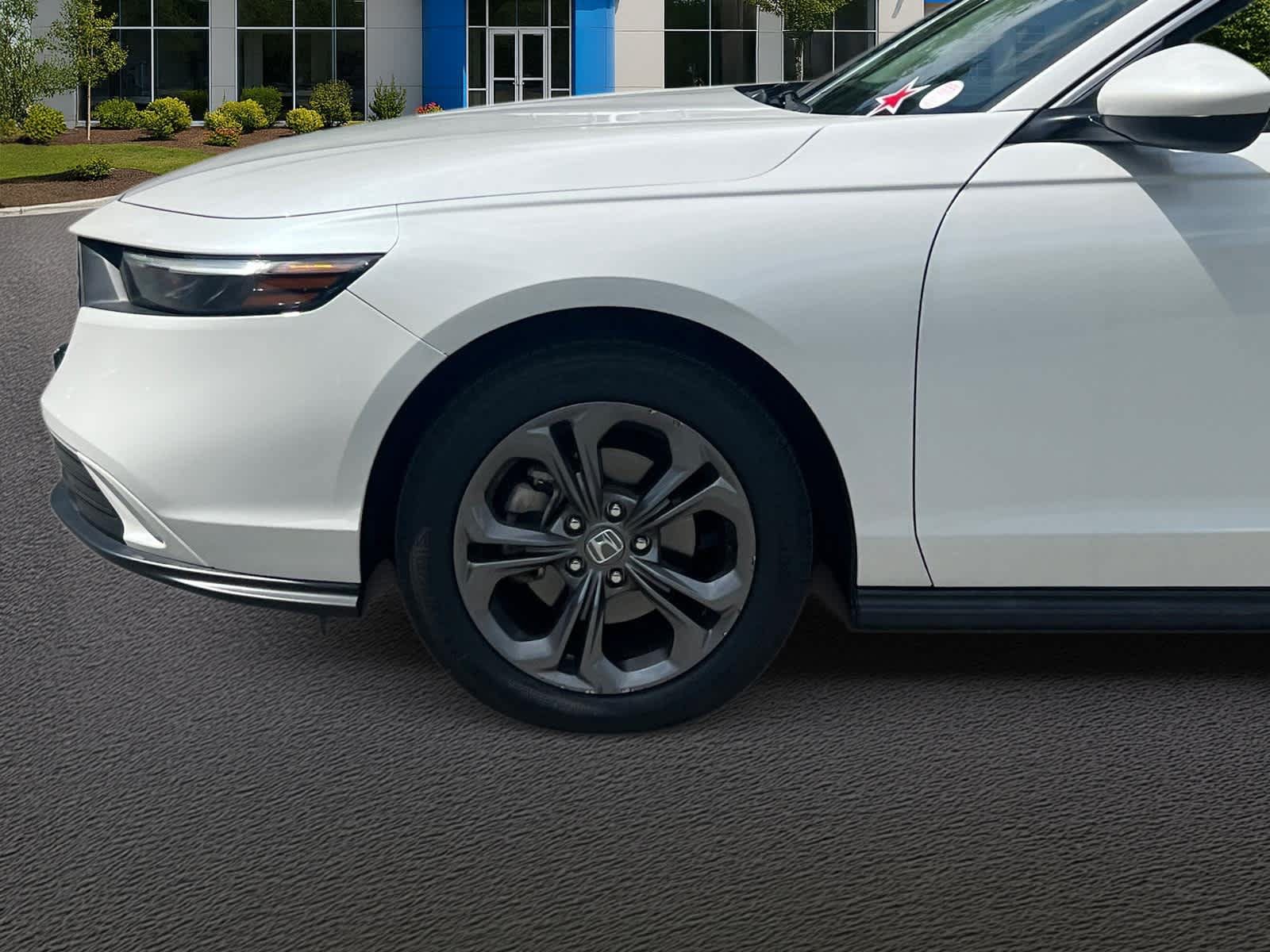 Used 2023 Honda Accord EX image 11