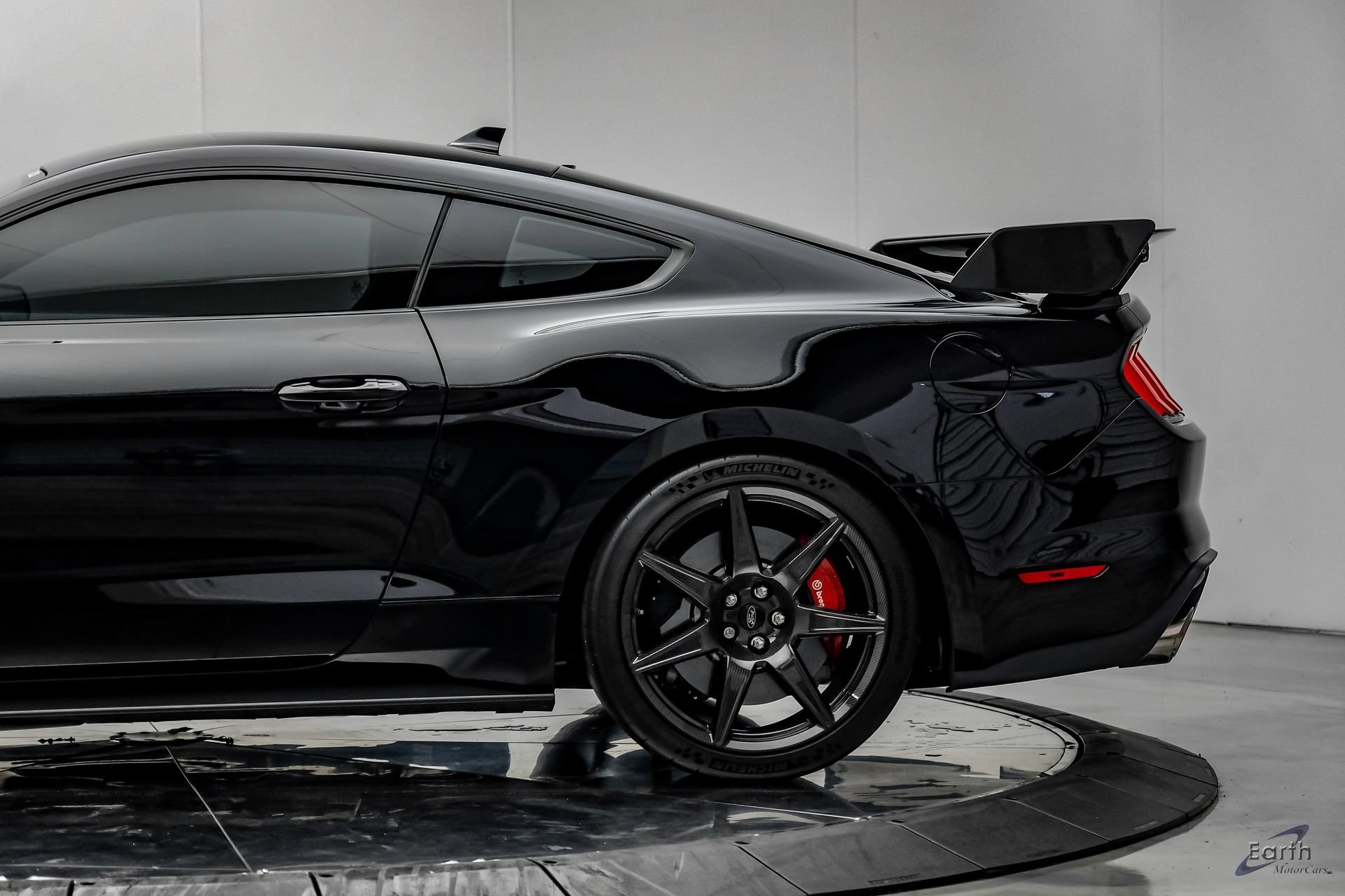 Used 2021 Ford Mustang Shelby GT500 w/ Carbon Fiber Track Pack RWD image 11