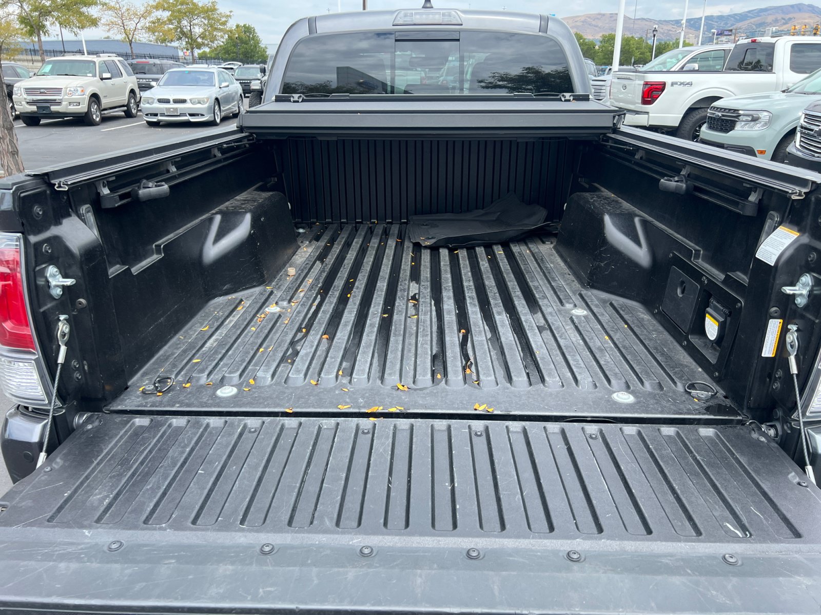 Used 2021 Toyota Tacoma TRD Off-Road w/ TRD Premium Off Road Package AWD/4WD image 28
