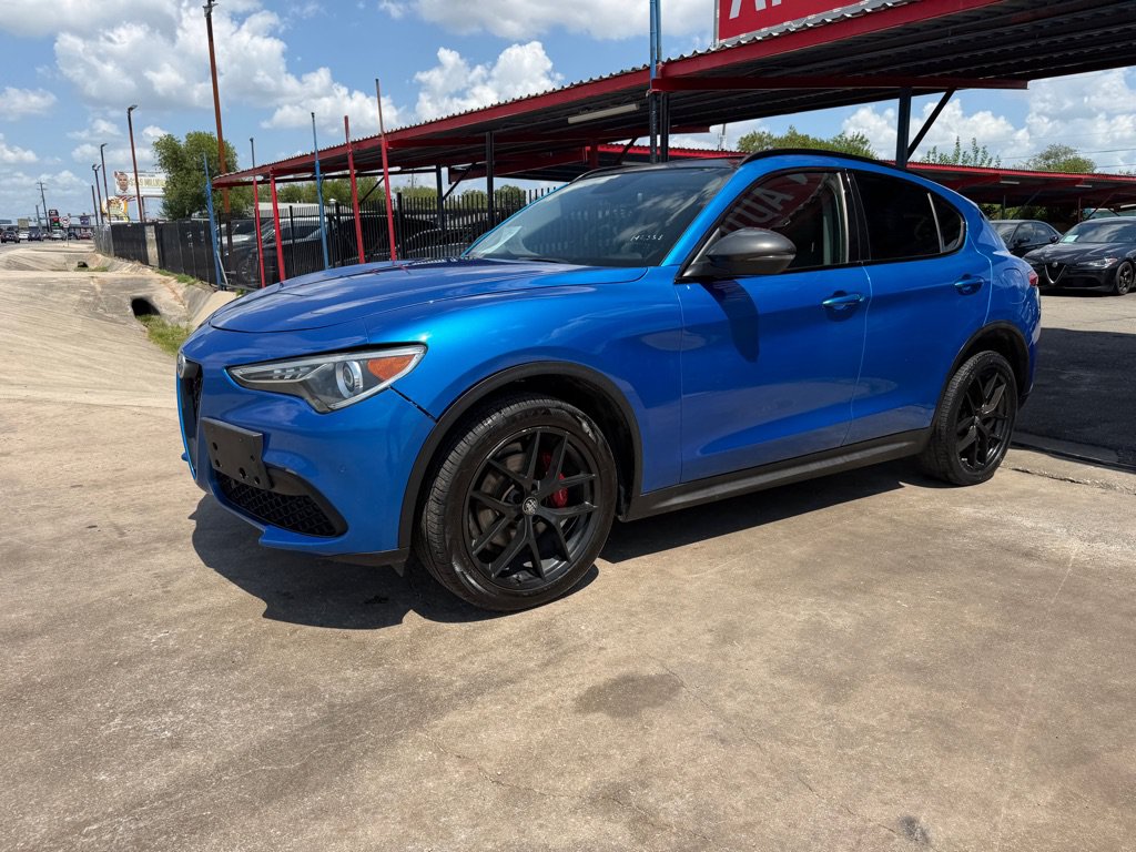 Used 2019 Alfa Romeo Stelvio AWD w/ Nero Edizione image 7