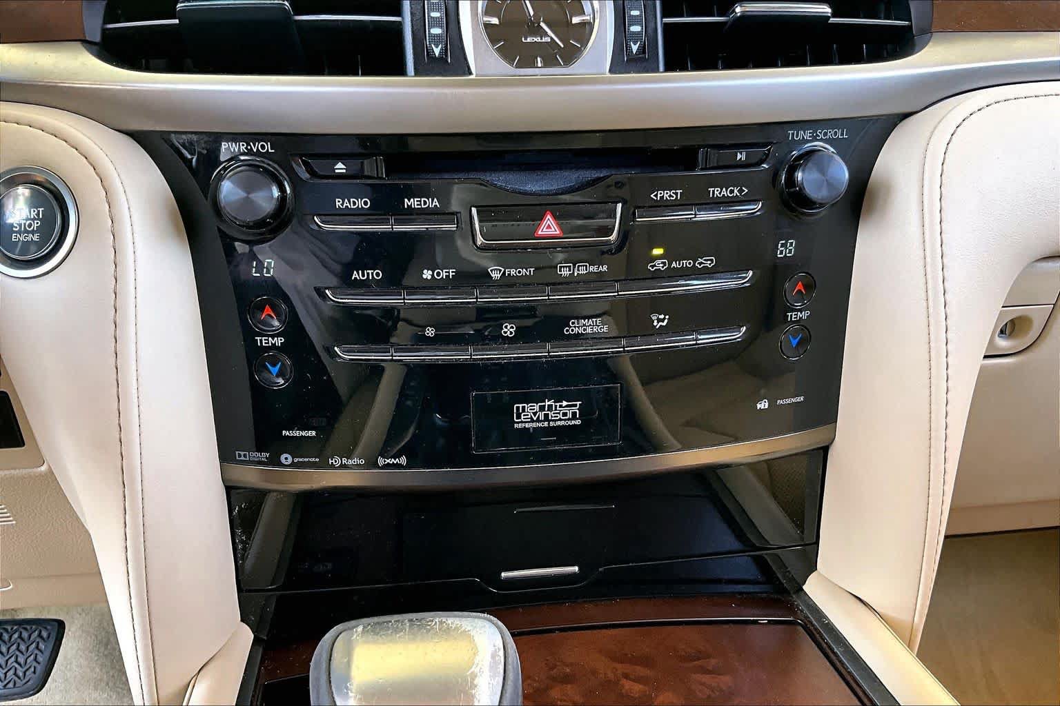 Used 2019 Lexus LX 570 4WD w/ Luxury Package image 31