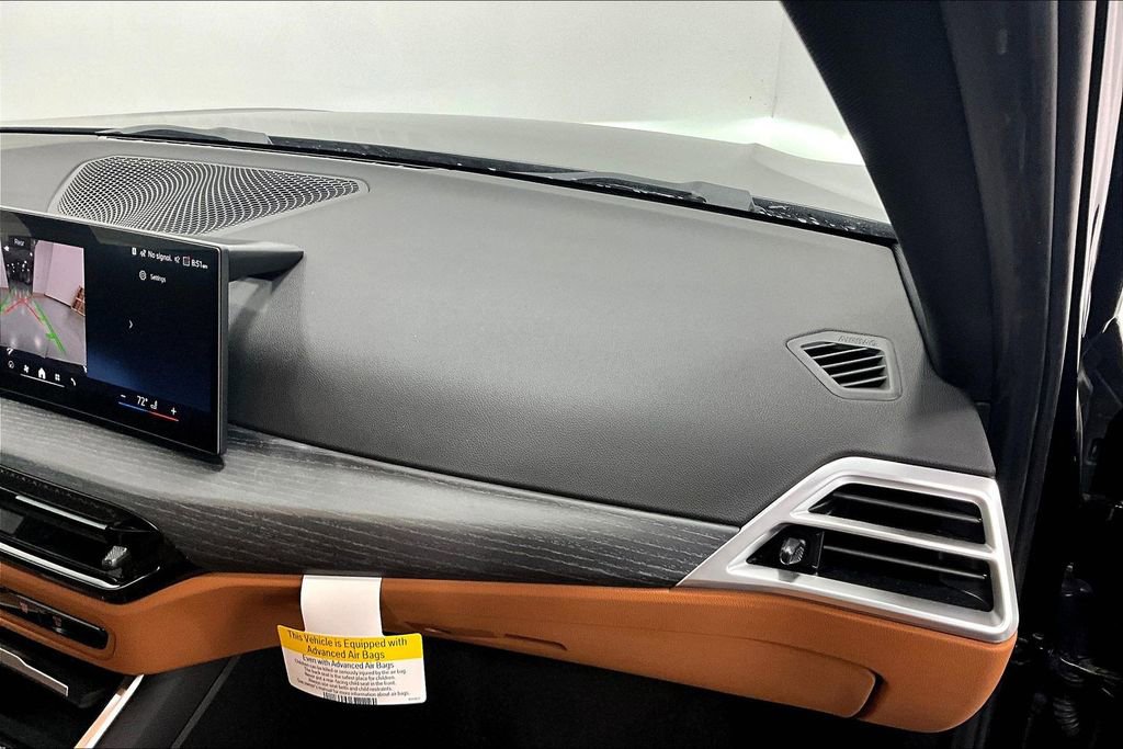 New 2025 BMW 330i Sedan RWD image 10