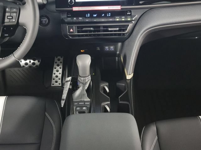 New 2026 Toyota Camry SE w/ Convenience Package FWD image 19