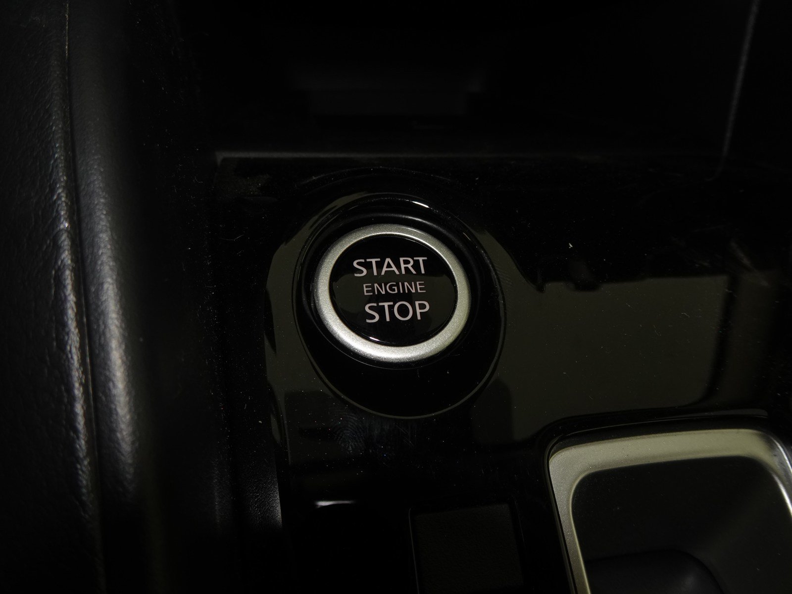 New 2025 Nissan Versa SV w/ Trunk Package FWD image 26