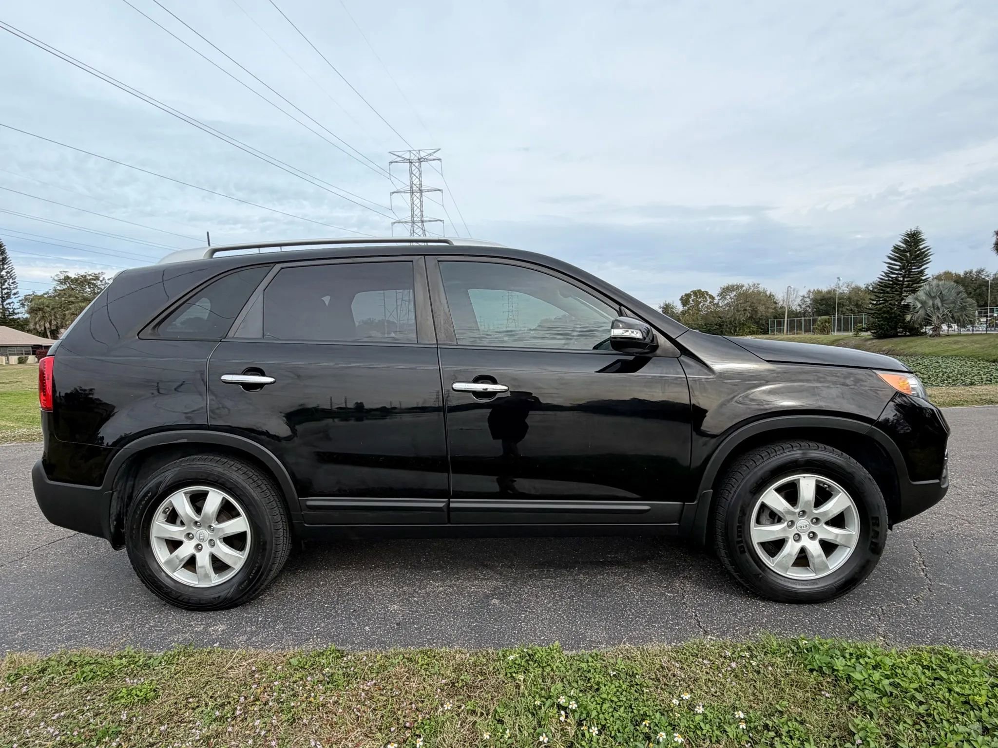 Used 2011 Kia Sorento LX w/ Convenience Pkg image 5