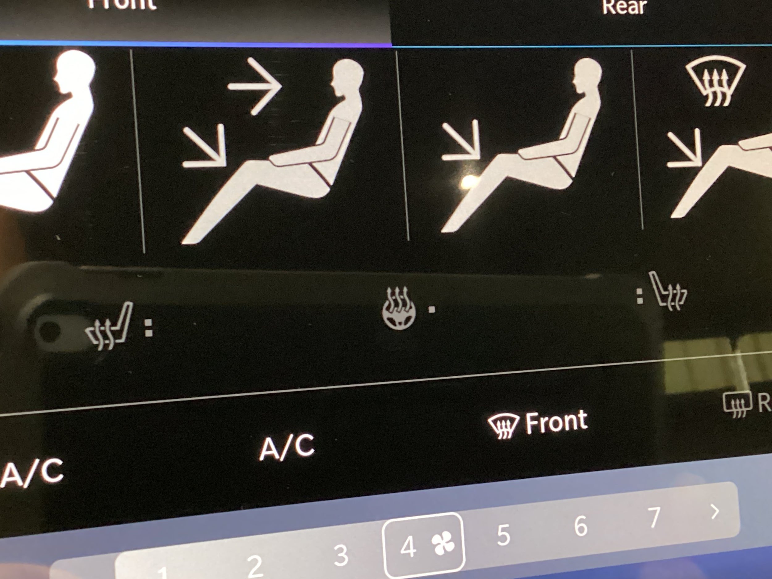 New 2026 Chrysler Pacifica Select FWD image 28