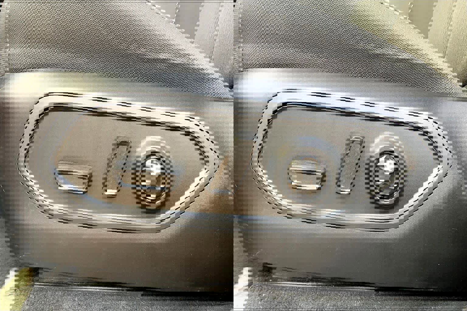 Used 2023 Jeep Grand Cherokee Laredo w/ Luxury Tech Group I image 33