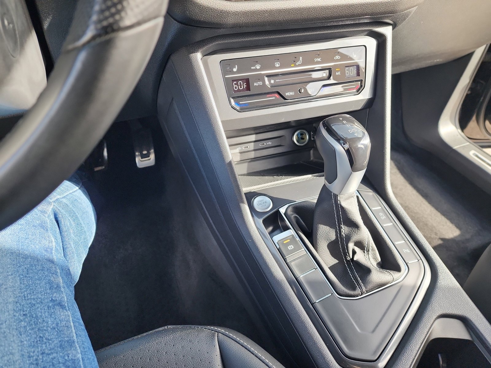 Certified 2023 Volkswagen Tiguan SE R-Line image 30