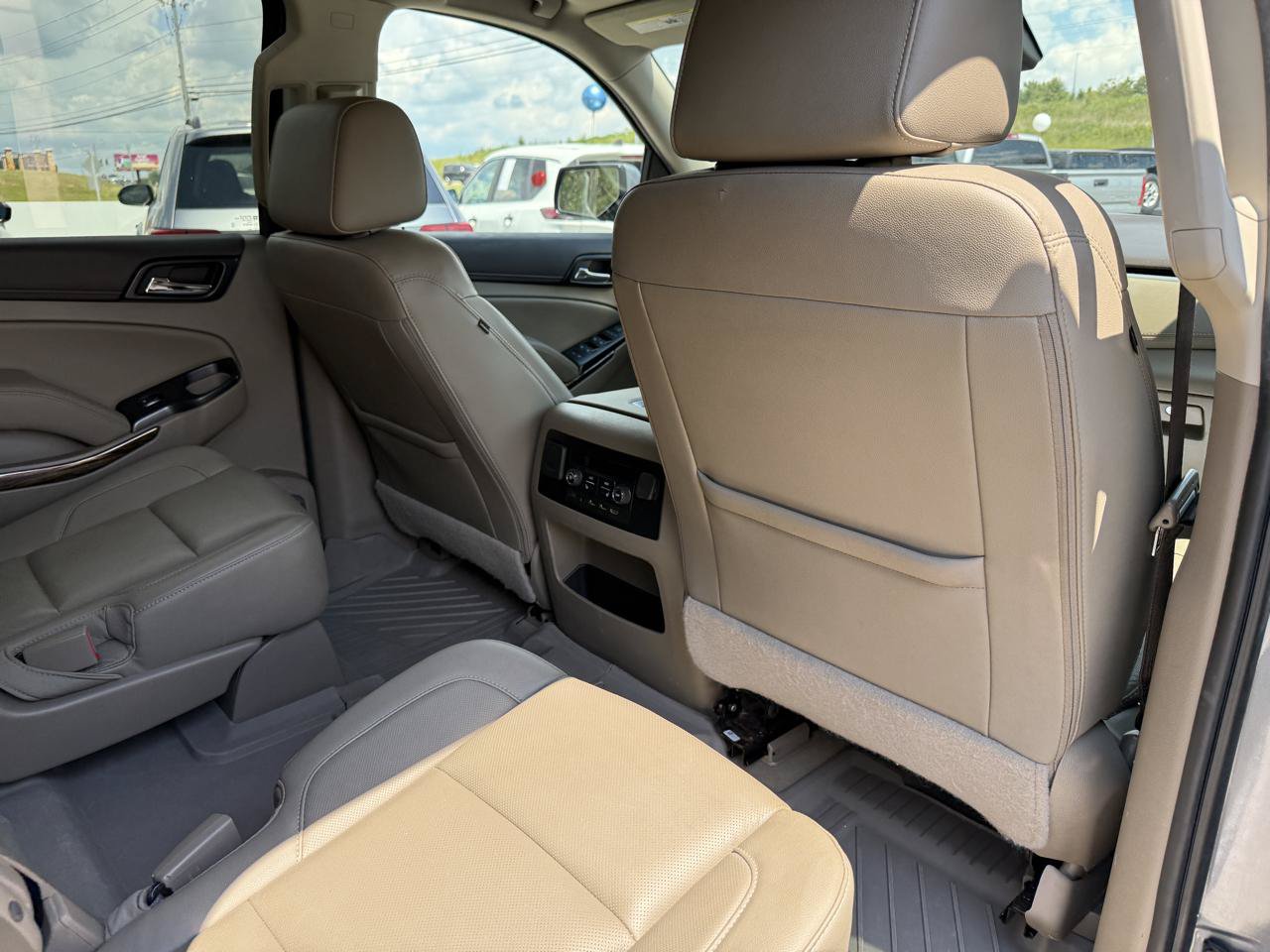 Used 2020 GMC Yukon SLT w/ Premium Edition AWD/4WD image 35