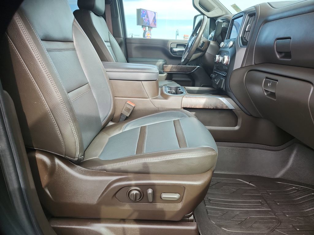Used 2023 GMC Sierra 3500 Denali w/ Denali Ultimate Package image 17
