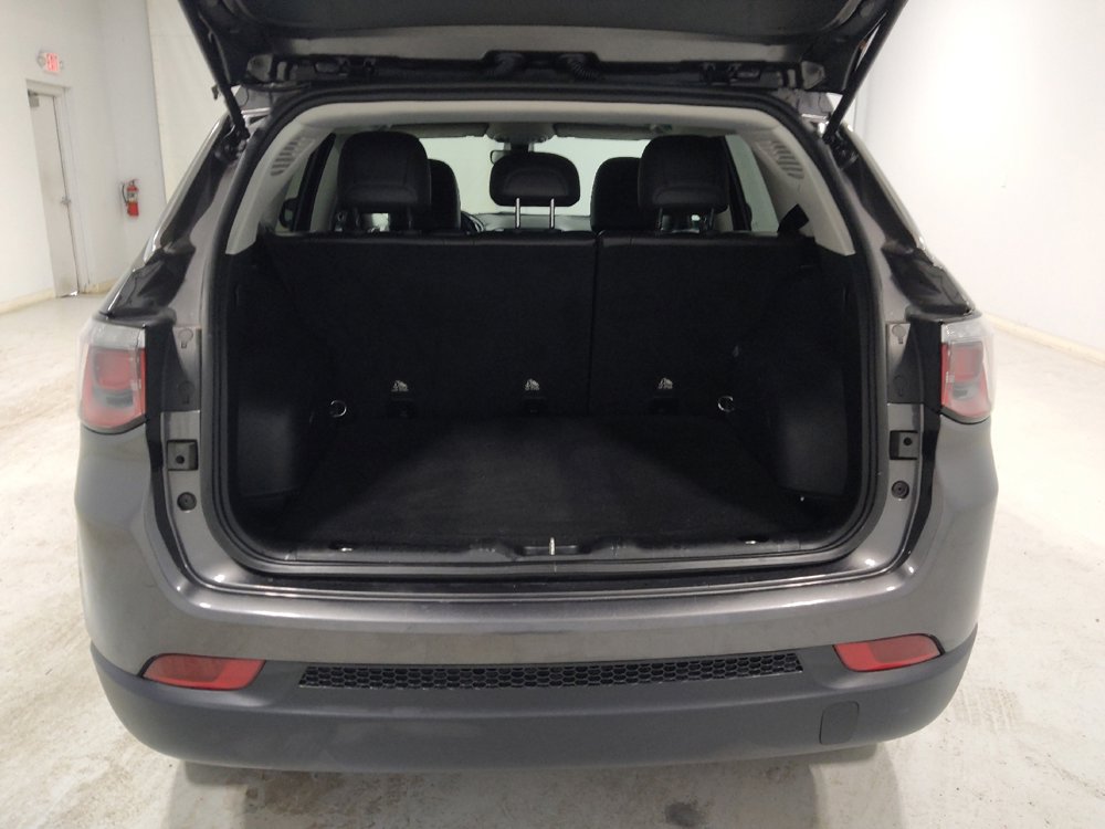 Used 2018 Jeep Compass Latitude w/ Popular Equipment Group image 29