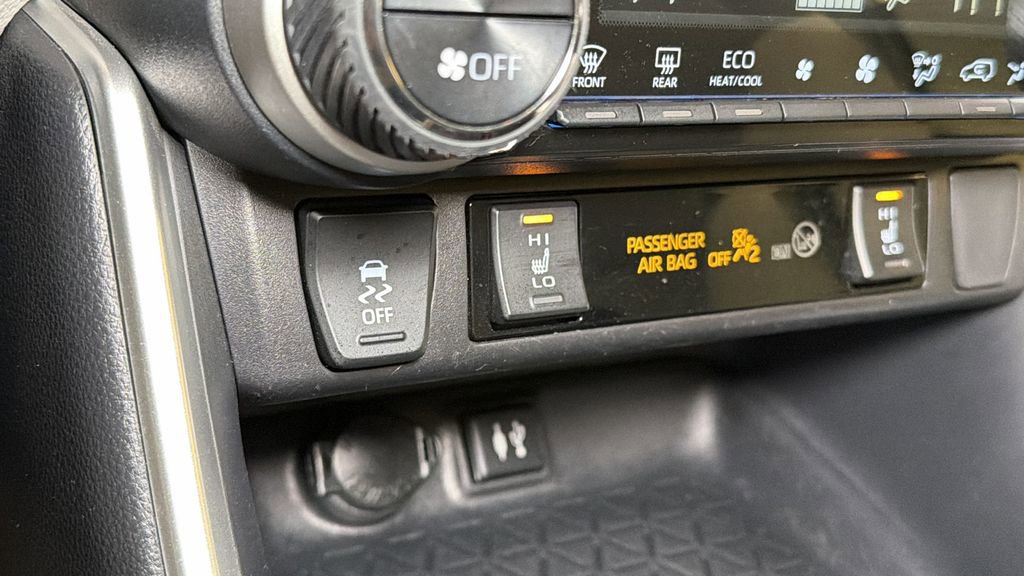 Used 2019 Toyota RAV4 XLE image 30