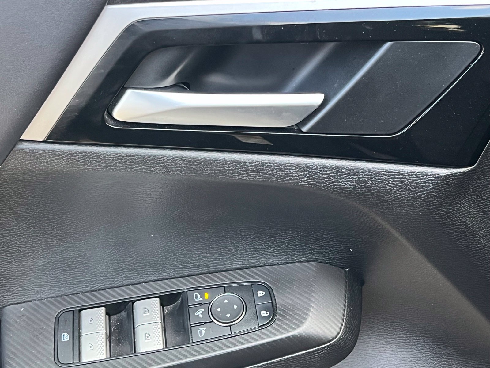 Used 2025 Mitsubishi Outlander SE FWD image 26