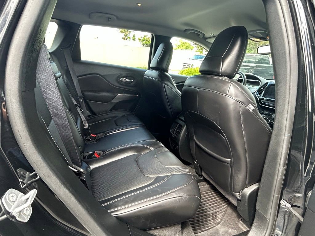Used 2019 Jeep Cherokee Limited image 37