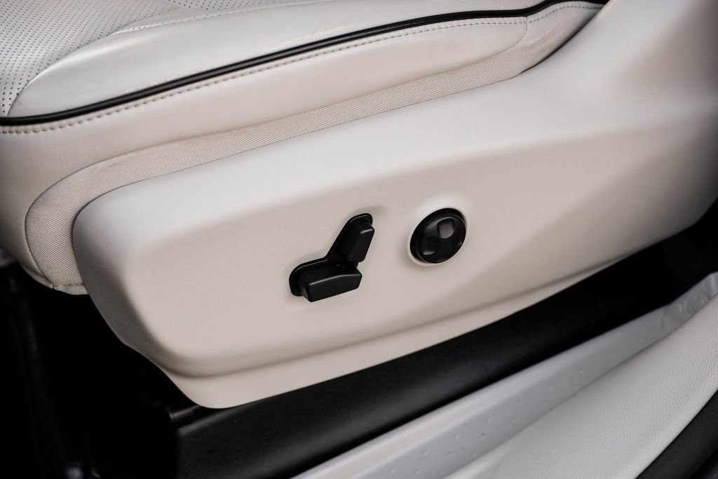 Used 2019 Chrysler Pacifica Limited w/ Advanced Safetytec Group image 35