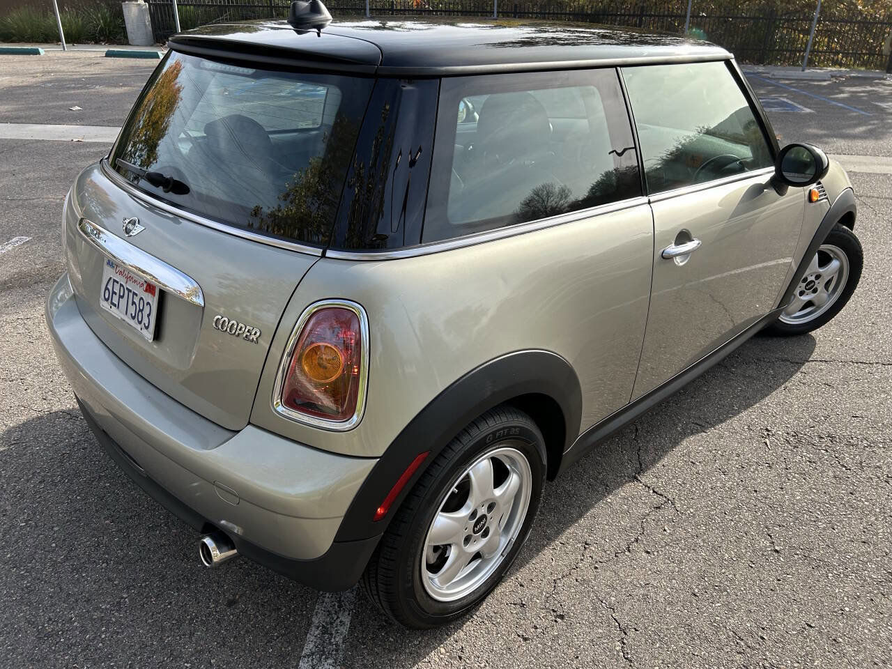 Used 2008 MINI Cooper Hardtop image 3