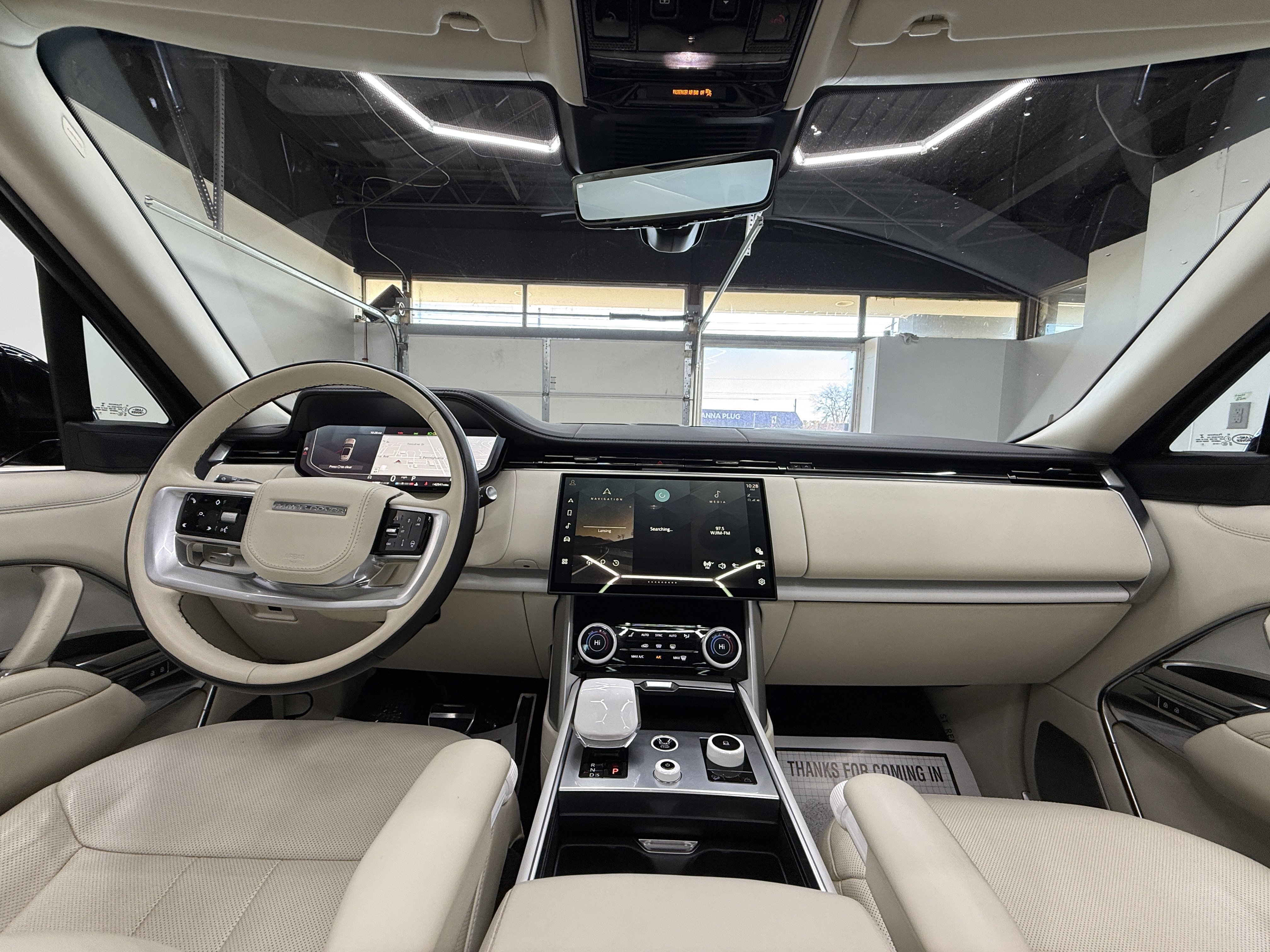 Used 2023 Land Rover Range Rover SV image 16