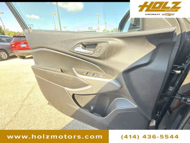 Certified 2024 Chevrolet Trax RS w/ Driver Confidence Package FWD image 19