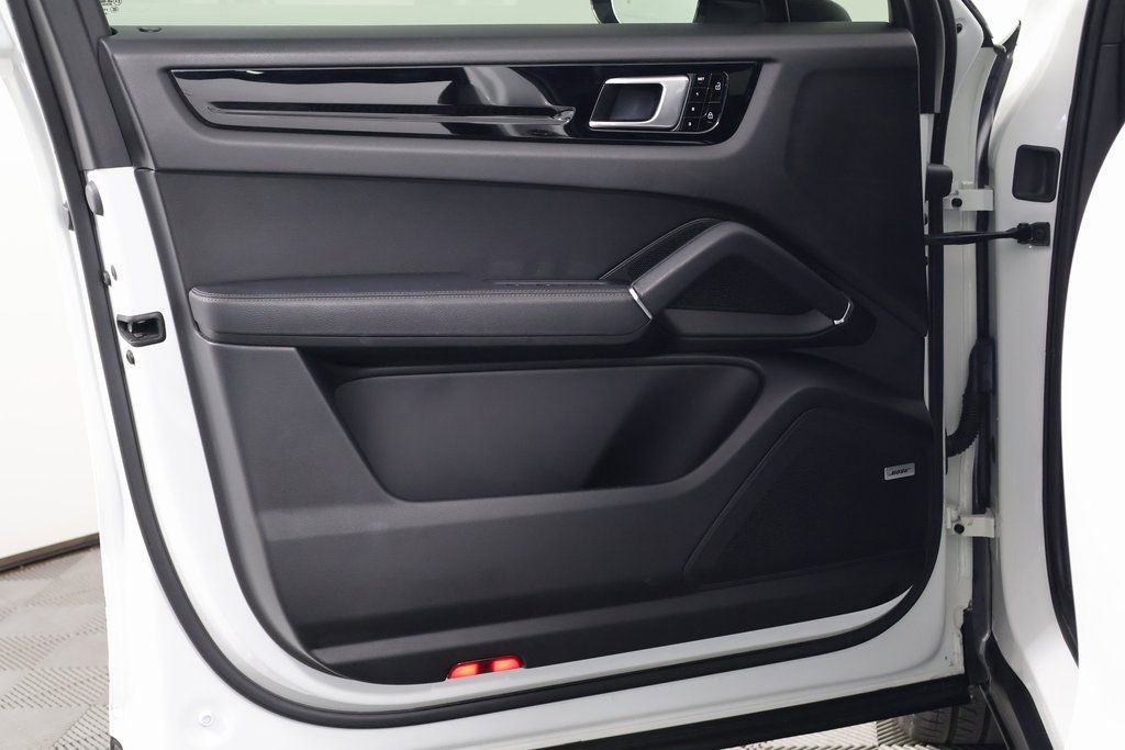 Used 2020 Porsche Cayenne E-Hybrid Coupe w/ Premium Package image 12