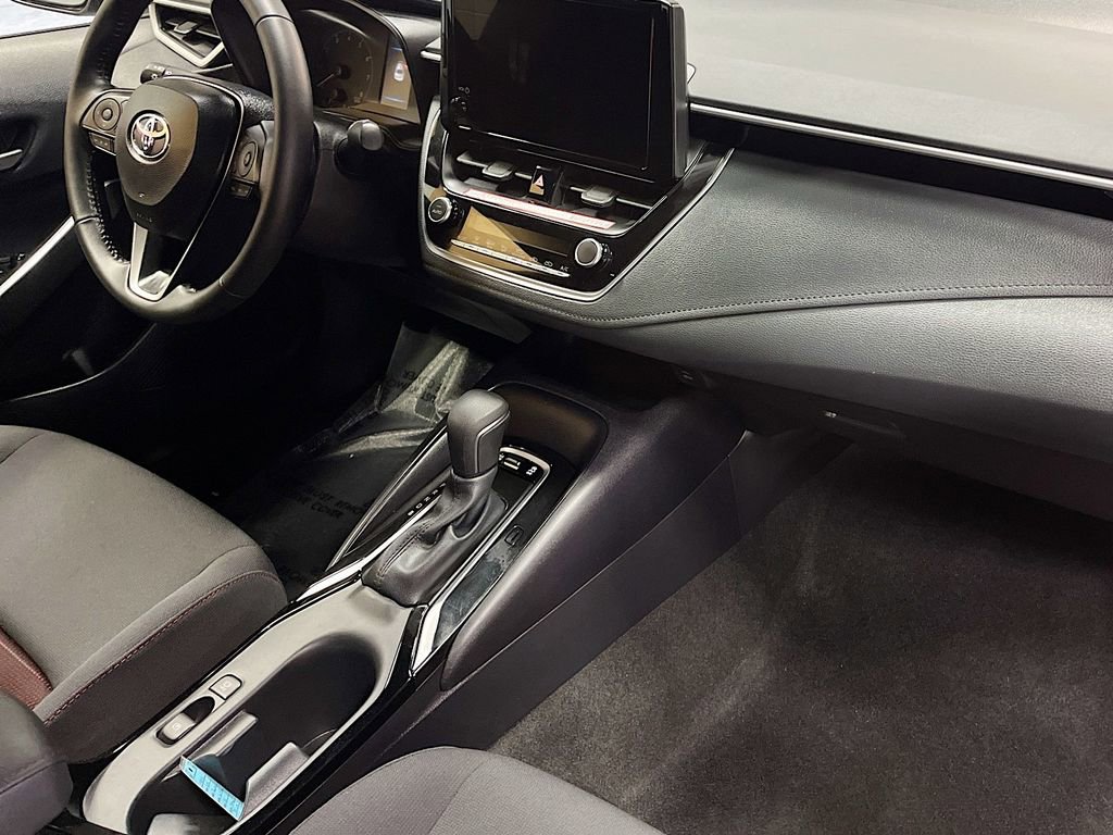 Used 2025 Toyota Corolla SE image 27