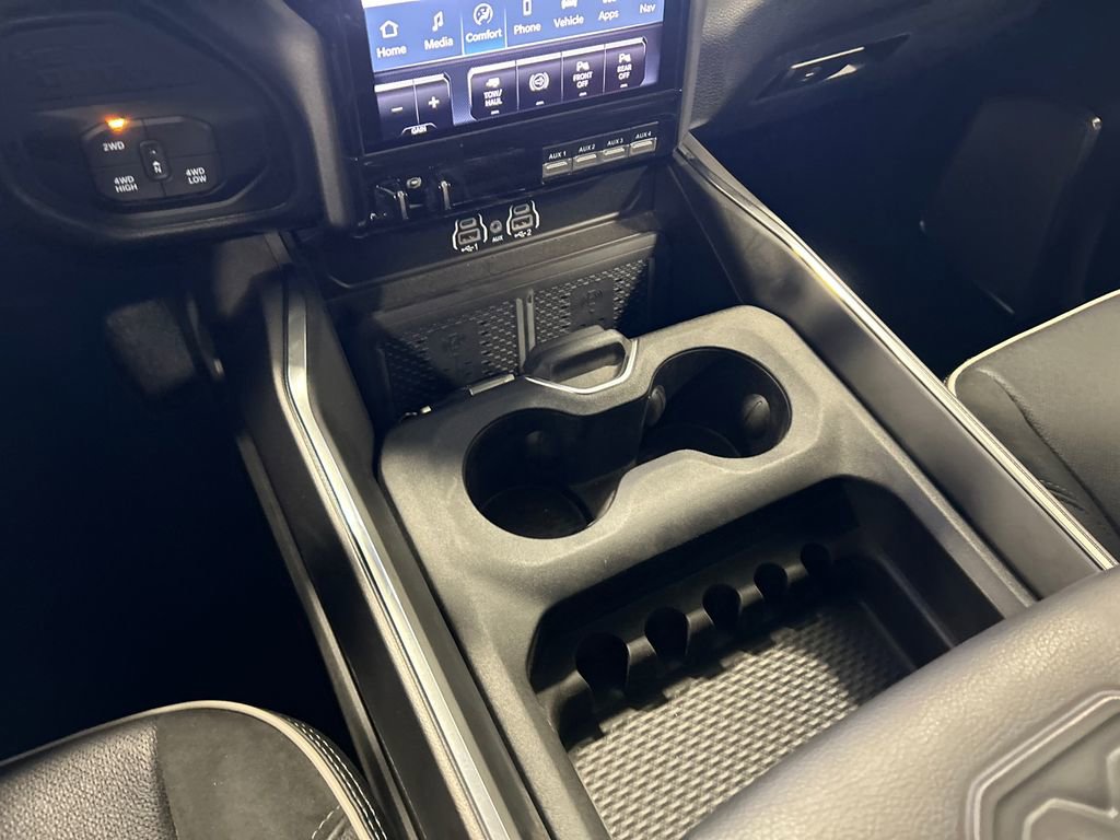 New 2025 RAM 2500 Laramie AWD/4WD image 24