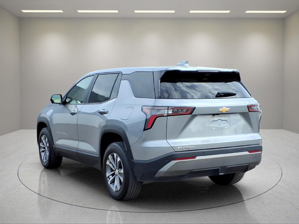 Used 2025 Chevrolet Equinox LT w/ Safety and Technology Package FWD image 6