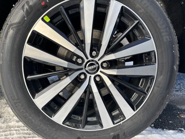 New 2025 Nissan Pathfinder Platinum image 6