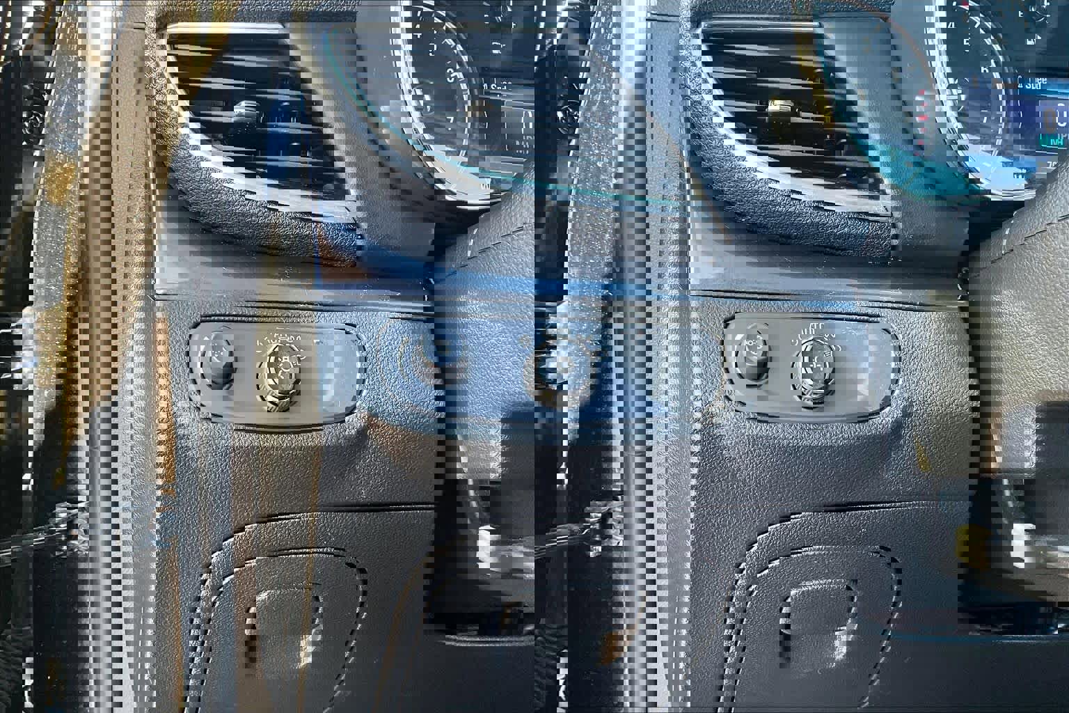 Used 2022 Buick Encore Preferred image 14