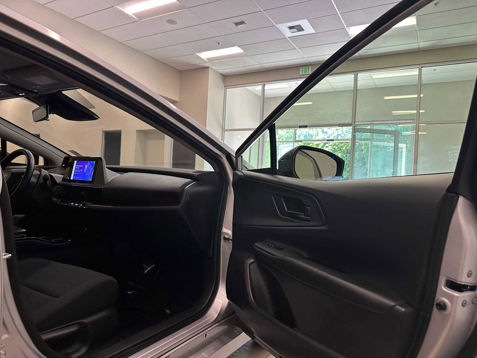 Used 2024 Toyota Prius Prime FWD image 35