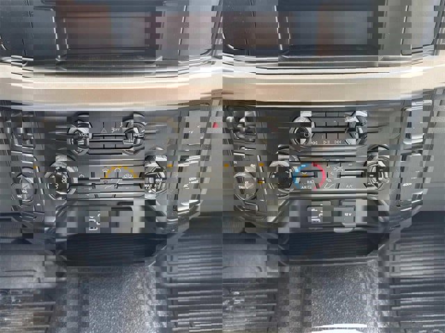 New 2025 Ford F550 4x4 SuperCab Super Duty image 24