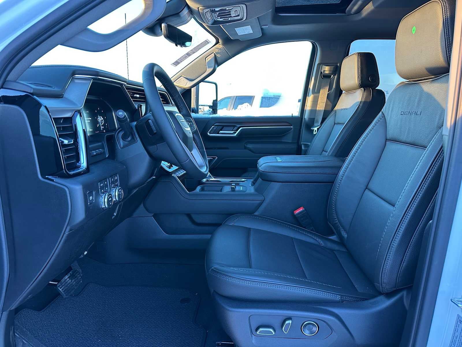 New 2026 GMC Sierra 2500 Denali w/ Denali Reserve Package image 20