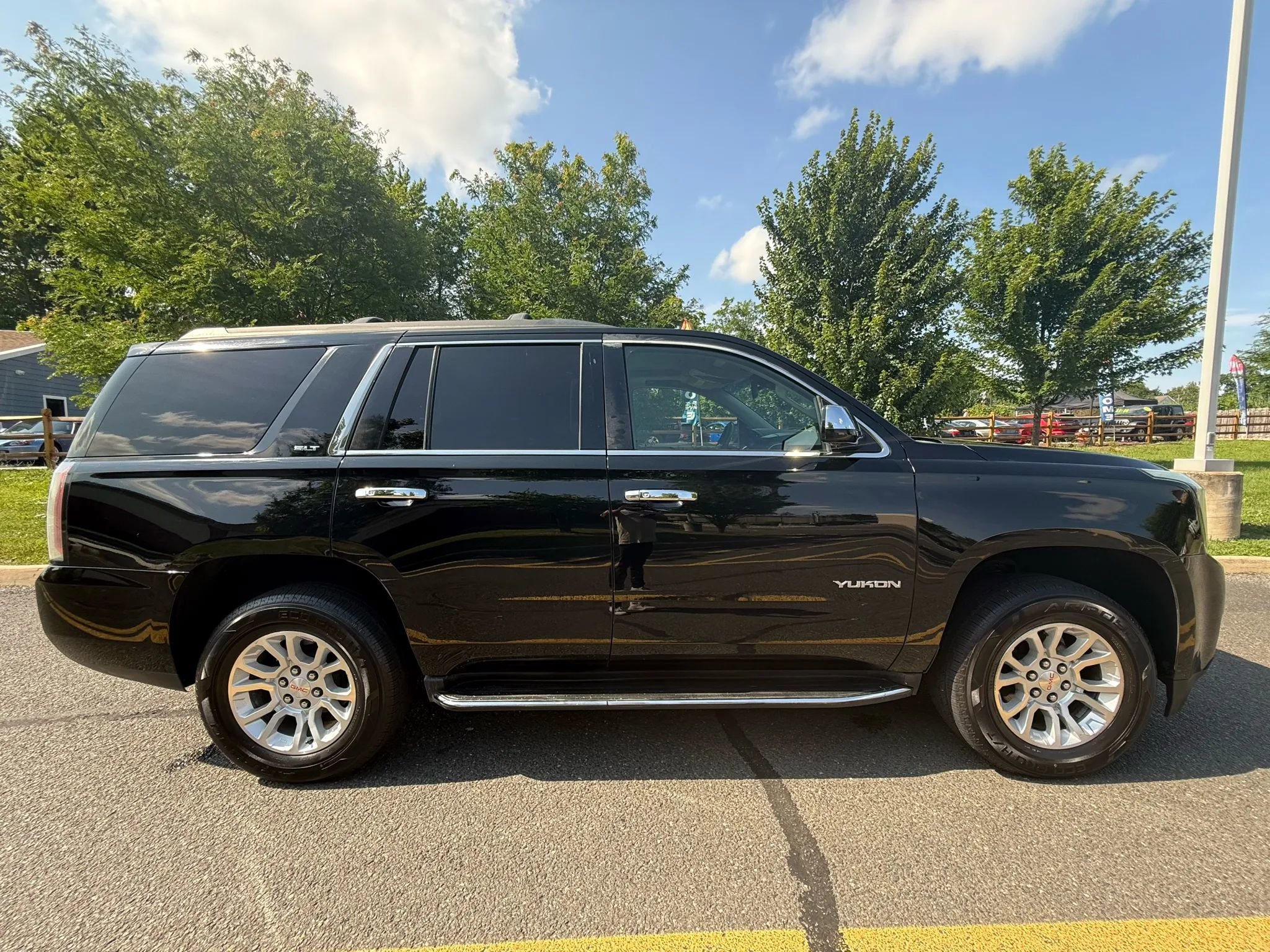 Used 2015 GMC Yukon SLT w/ HD Trailering Package image 7