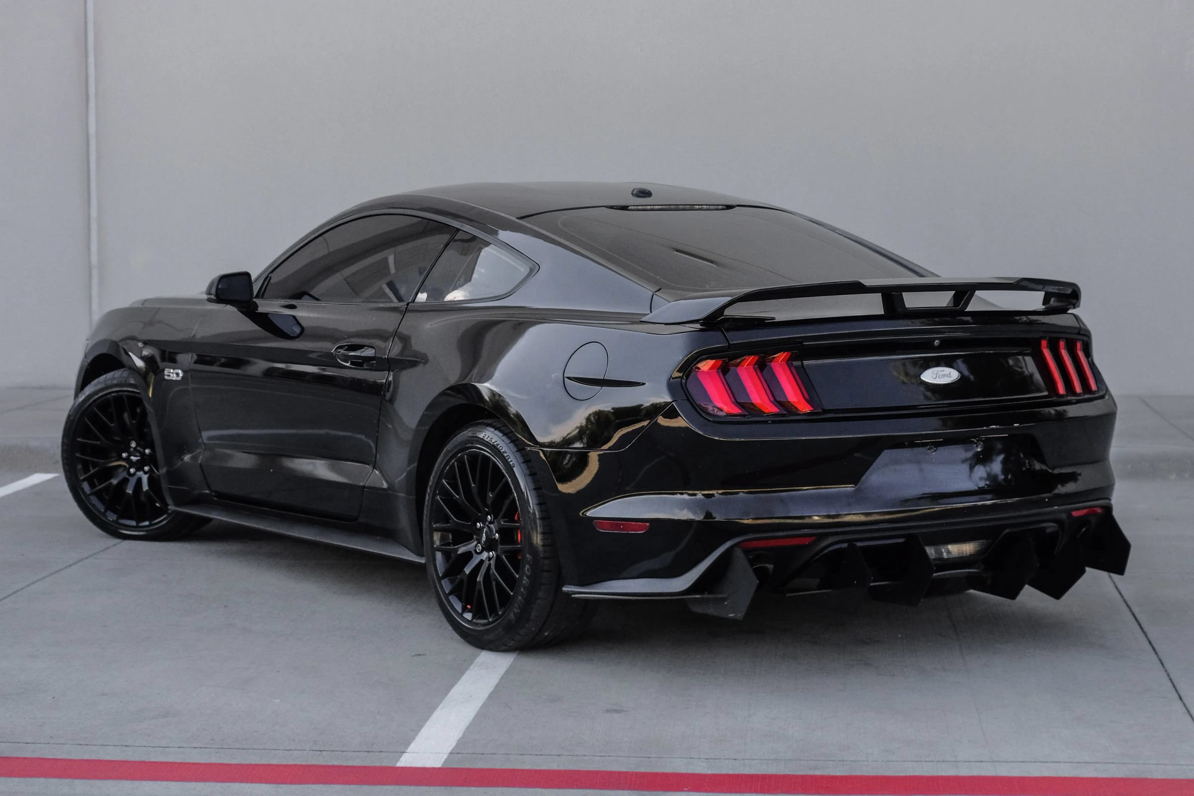 Used 2017 Ford Mustang GT Premium w/ GT Performance Package RWD image 10